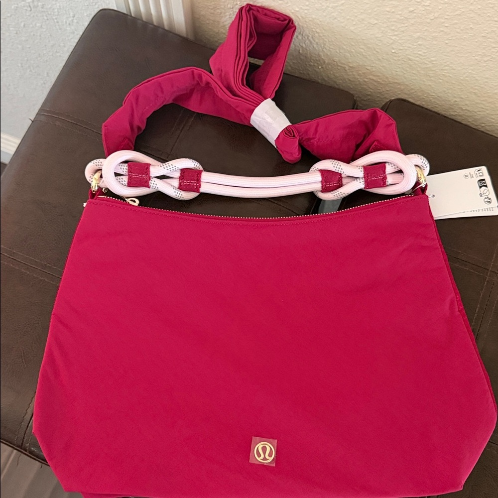 Lululemon Athletica Fuchsia Ruched Crossbody Bag - Picture 4 of 4